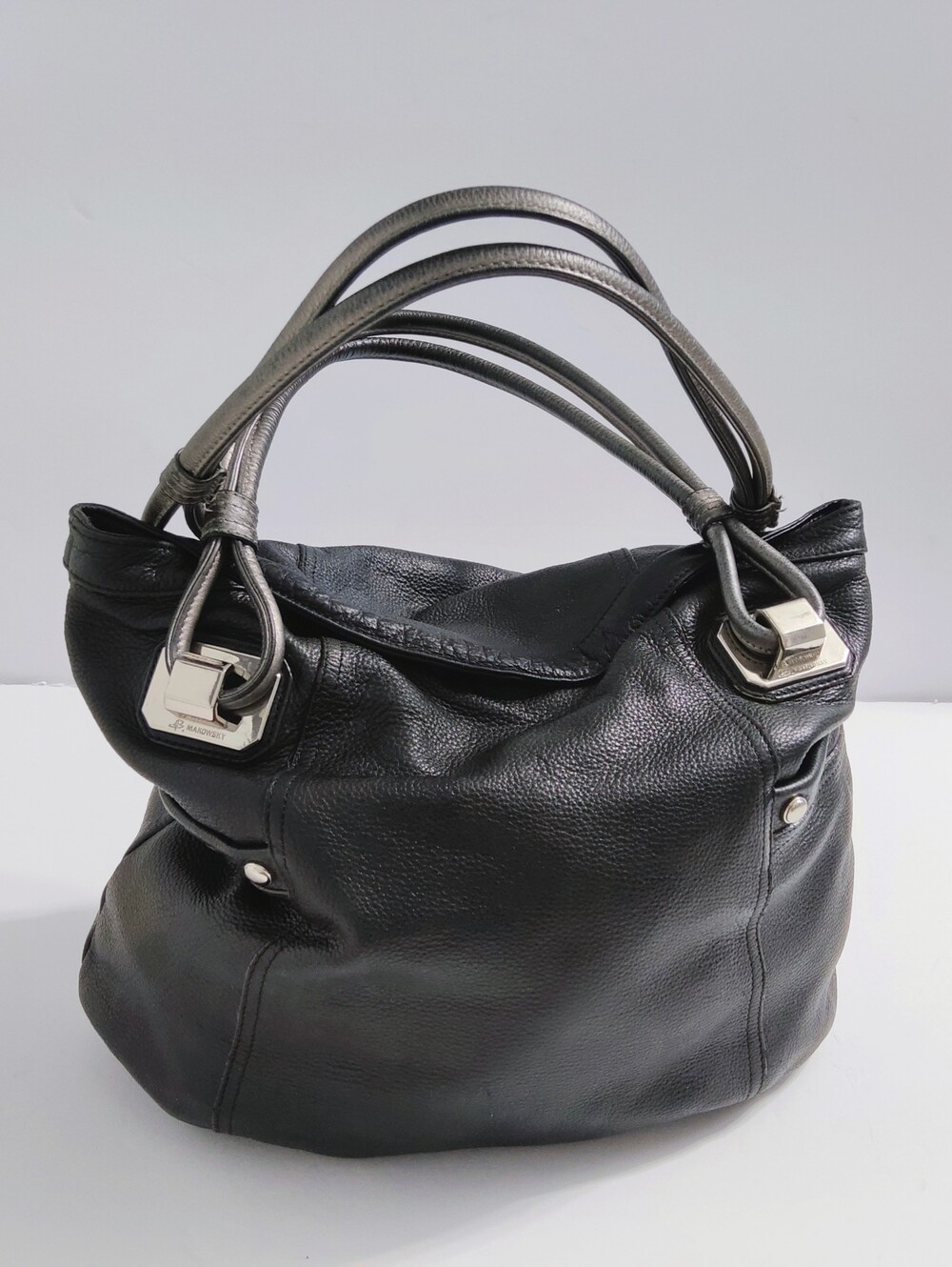 Makowsky Women's  Leather Shoulder Bag with Metallic Handles. Pre-owned.